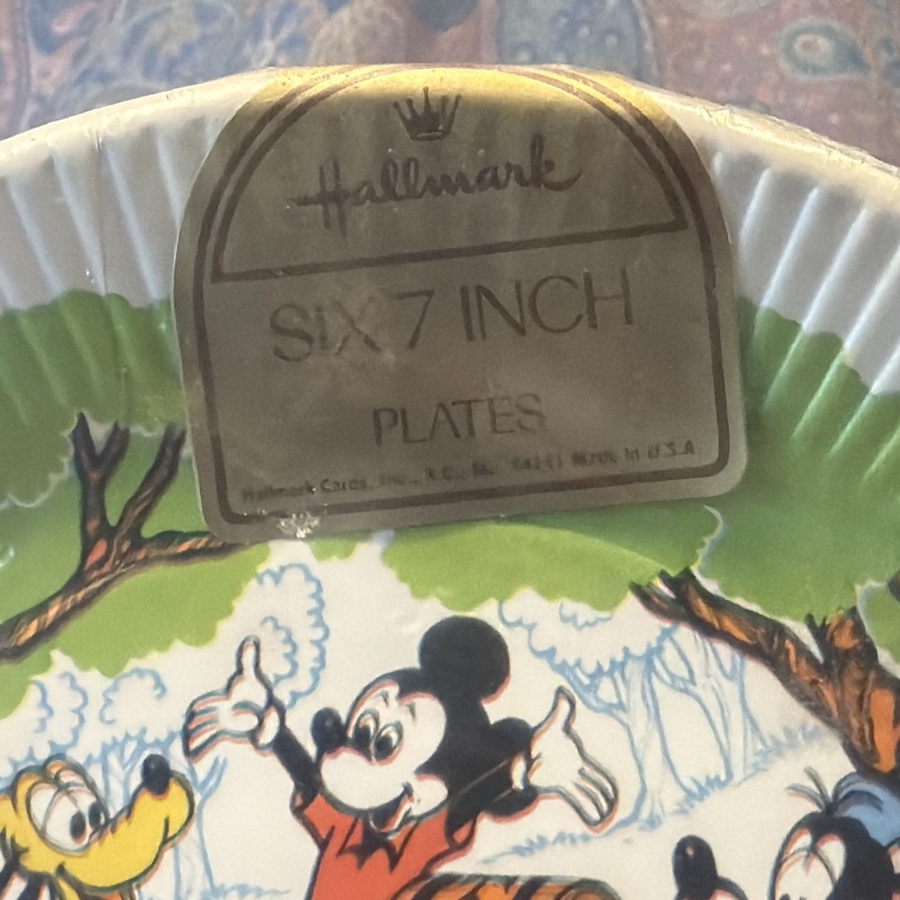 Vintage Hallmark Paper Plates, Walt Disney, Mickey & Friends Old Stock 1980S(?) - Picture 3 of 7